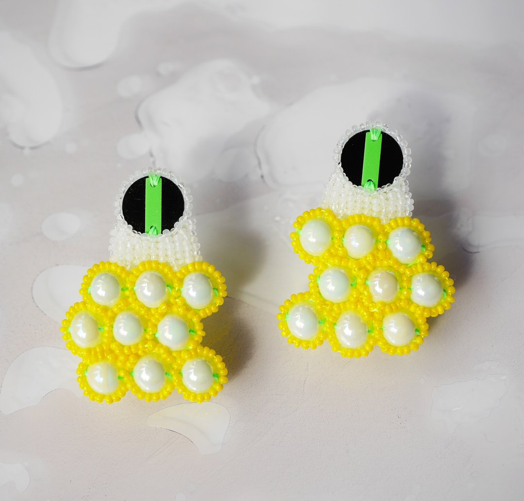 Bead embroidery / earrings / Clip-On/ embroidery / yellow - 耳环/耳夹 - 绣线 黄色
