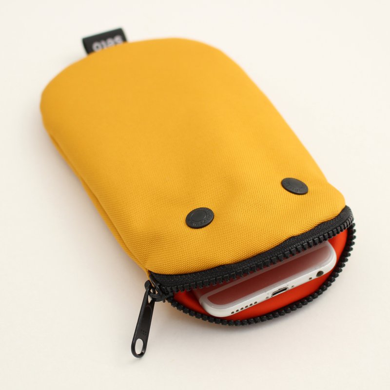 seto / creature bag / iPhone case / pencil case / Oval / Yellow - 化妆包/杂物包 - 聚酯纤维 黄色