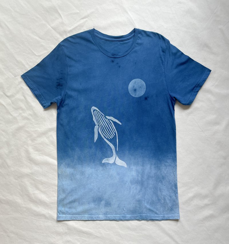 日本制造 瑕疵品 满月跃动鲸鱼 whale 蓝染 organic cotton 绞染 shibori - 女装 T 恤 - 棉．麻 蓝色