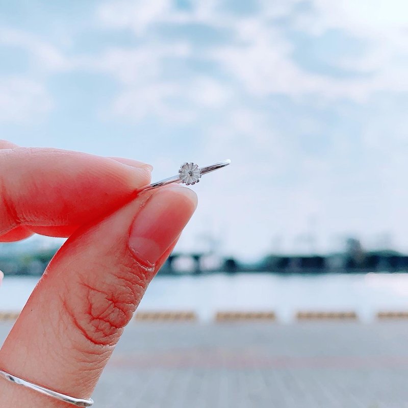 925纯银 / 极细 • 迷你小花戒指 • 秀气可爱 - 戒指 - 纯银 银色