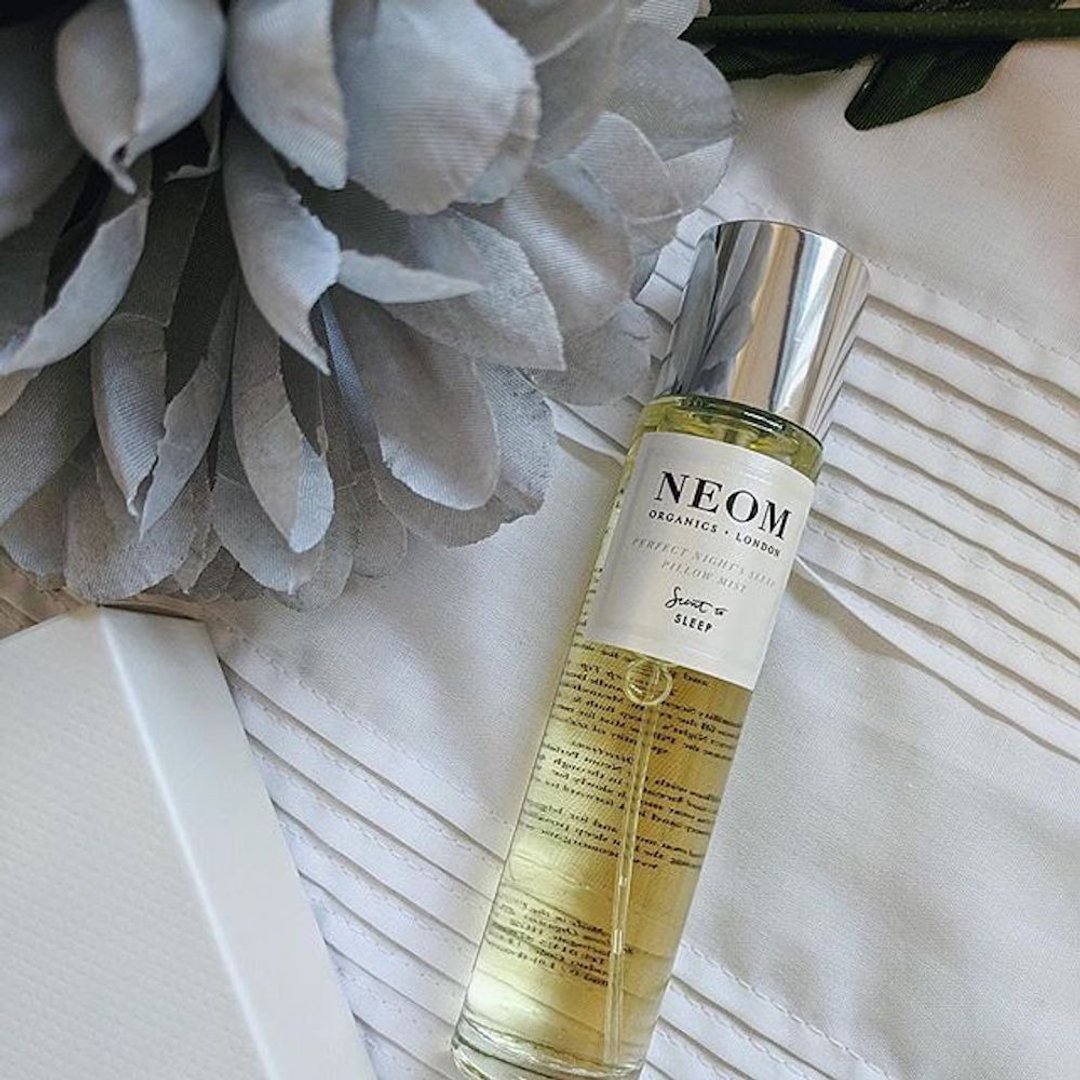 预购【冬季精选】NEOM 静心舒眠枕头喷 - 香薰/精油/线香 - 玻璃 白色