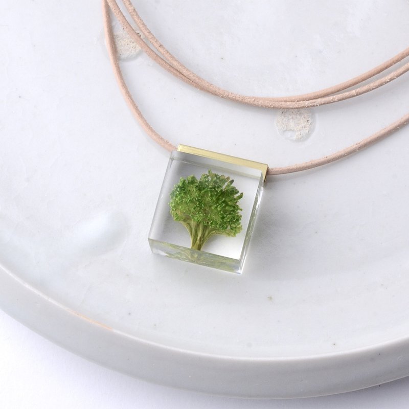 Broccoli Necklace Leather/Vegetable/Resin/Nume Leather - 项链 - 树脂 绿色