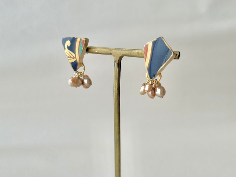 有田烧 金继 医疗级不锈钢耳针 叶纹 淡水珍珠 天然石 传统工艺 No.200 - 耳环/耳夹 - 陶 金色