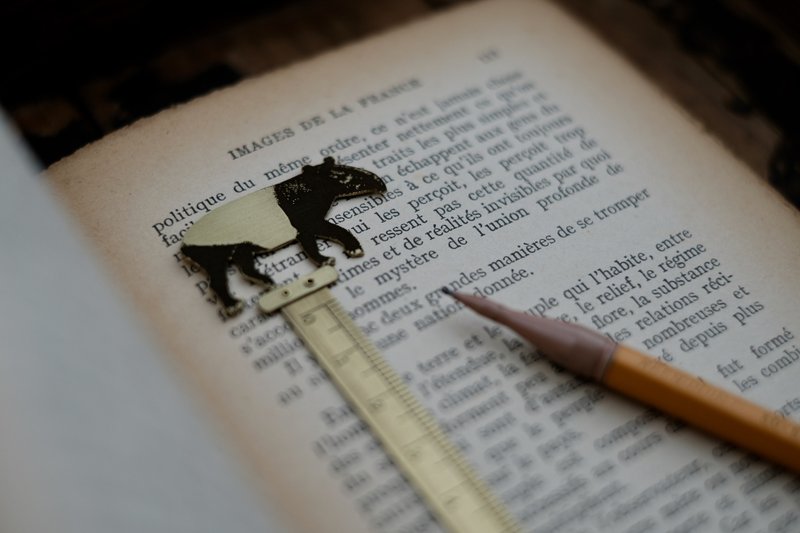 【脐加厝】文具系列│手工黄铜动物书签尺│进阶款马来貘 - 书签 - 铜/黄铜 