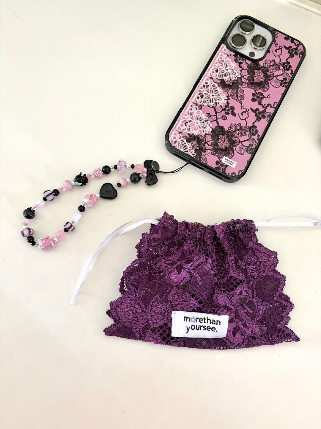 Rosy Noir 手机挂绳 玻璃珠饰手机吊饰 - 吊饰 - 玻璃 黑色