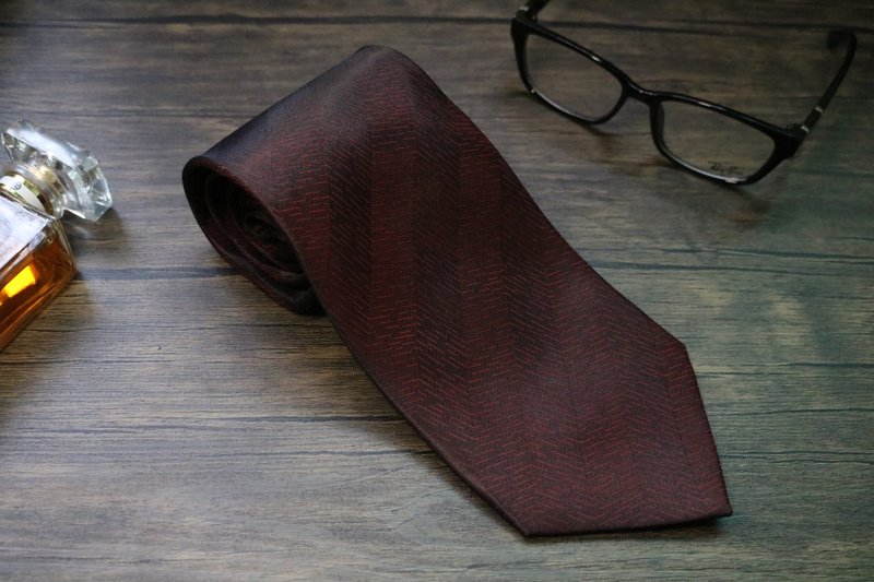 酒红色暗纹真丝领带/绅士装低调百搭necktie - 领带/领带夹 - 丝．绢 
