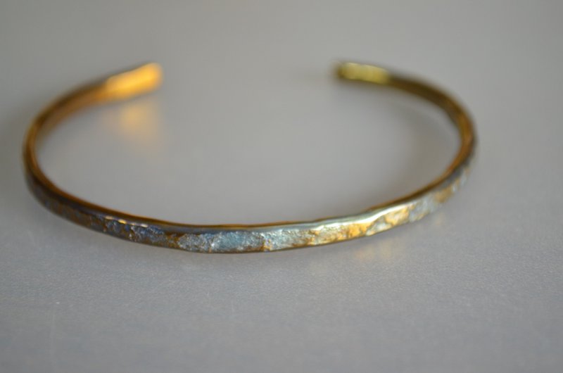 Titanium bangle, rock pattern, inner diameter 56 mm, oval model - 手链/手环 - 其他金属 金色