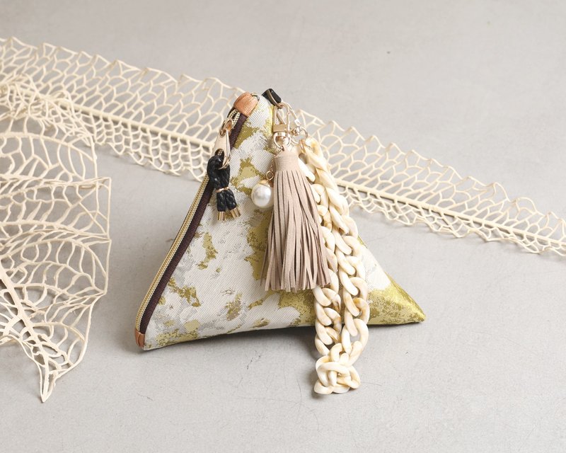 Gypsophila olive yellow triangular clutch pouch bag - 化妆包/杂物包 - 其他材质 黄色