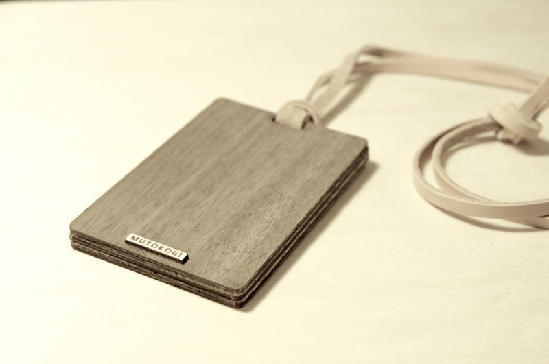 极简手工木制证件夹-直式 票卡夹 识别证夹 悠游卡 活动用识别证 - 证件套/卡套 - 木头 咖啡色