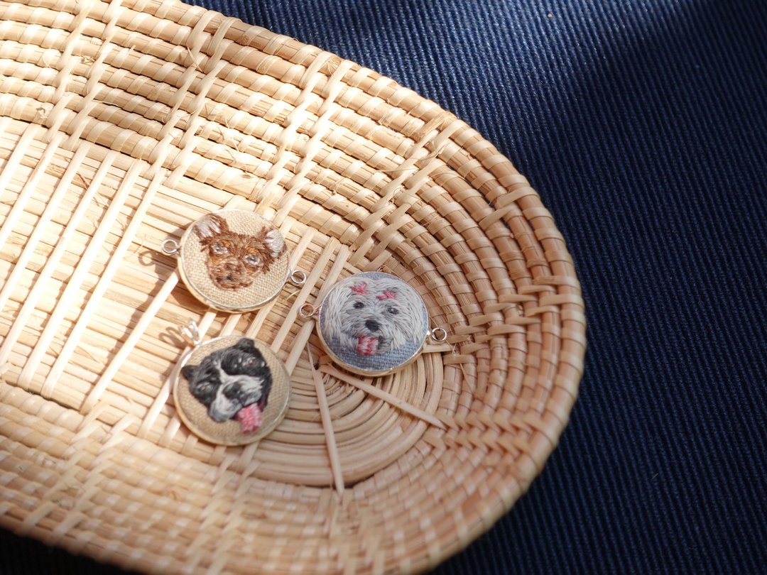 *้custom made* cat/dog/pet/animal hand embroidery pendant - 项链 - 聚酯纤维 多色