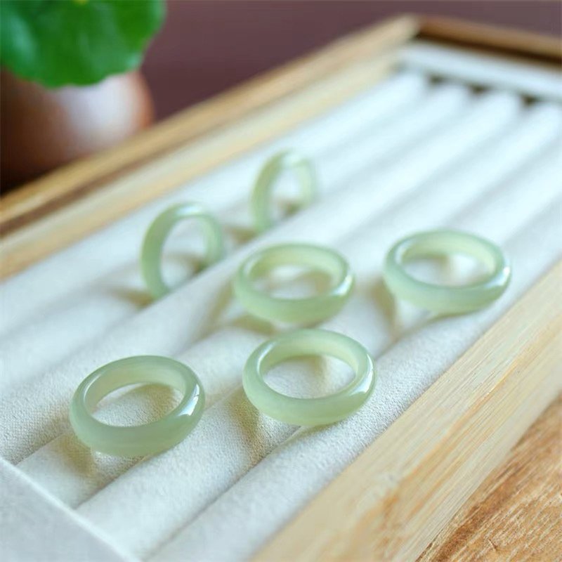【素圈戒指】天然和田玉浅色系戒圈/玉石玉器戒指首饰礼品 - 戒指 - 玉石 绿色