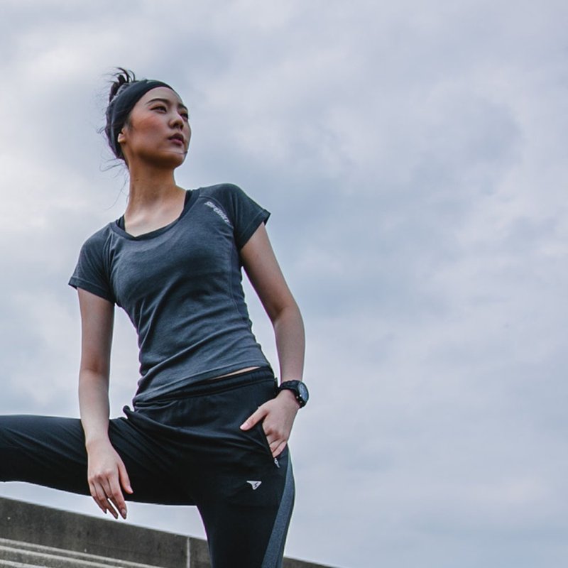 【SUPERACE】训练机能TEE / 女款 / 深灰 - 女装运动衣 - 其他人造纤维 灰色