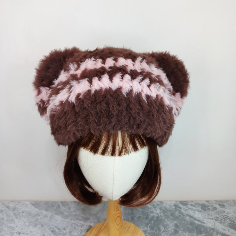 草莓黑巧小熊帽 皮草毛线帽  手钩编织帽 - 帽子 - 其他人造纤维 咖啡色