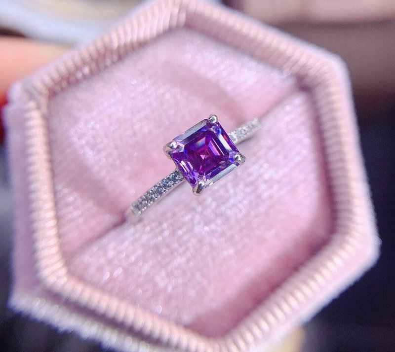 1 Ct Purple Moissanite Ring, Gorgeous Moissanite Ring, Unique Moissanite Ring - 戒指 - 其他金属 银色