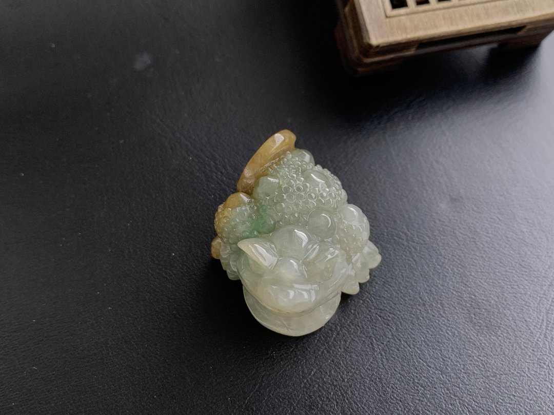 天然缅甸玉翡翠 招财三脚金蟾 招财神兽 免费开光 揪吉 - 摆饰 - 玉石 多色