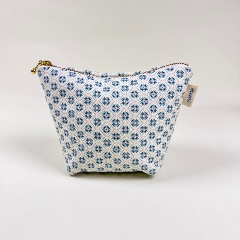 Floral 复古花朵 化妆包 - 化妆包/杂物包 - 棉．麻 多色