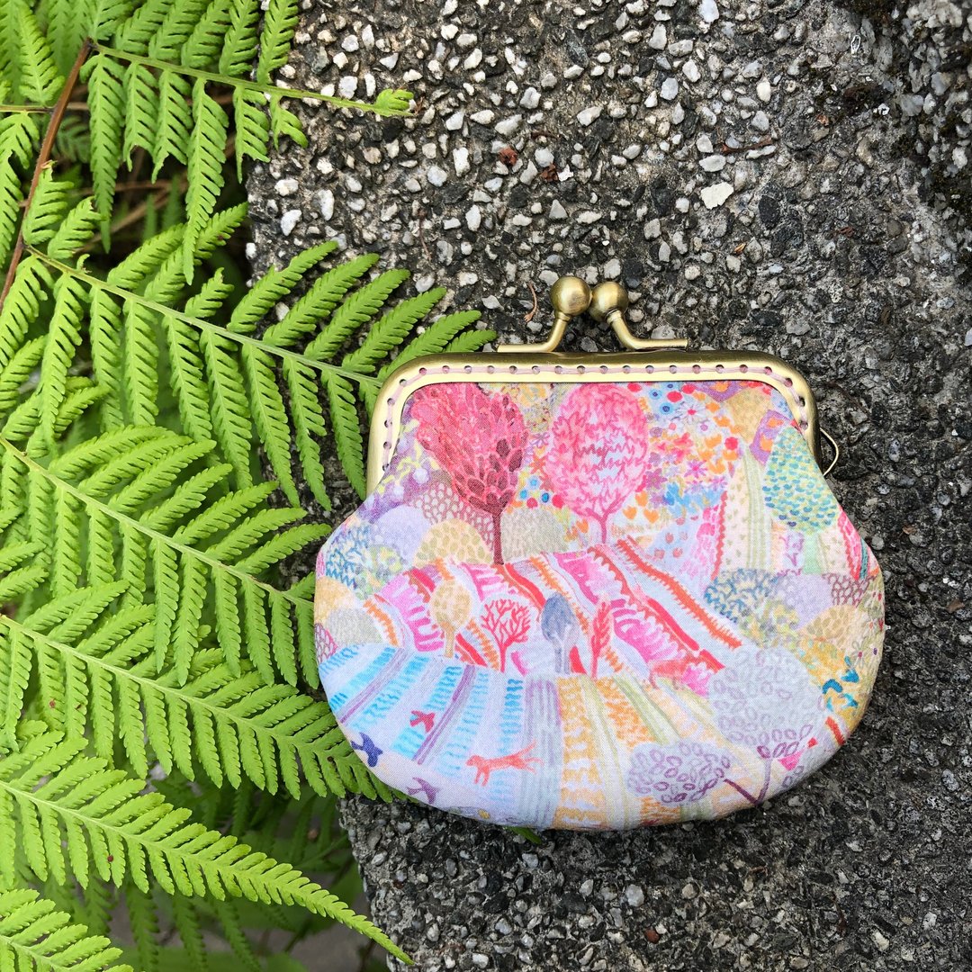 Liberty印花布。粉彩小木屋零钱包 - 零钱包 - 棉．麻 多色