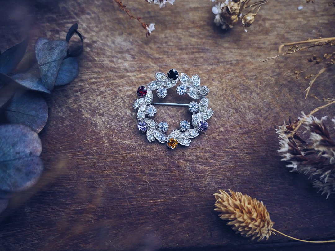 Eisenberg 彩色冰晶银叶花圈胸针—美国古董首饰 Vintage Jewelry - 胸针 - 银 银色