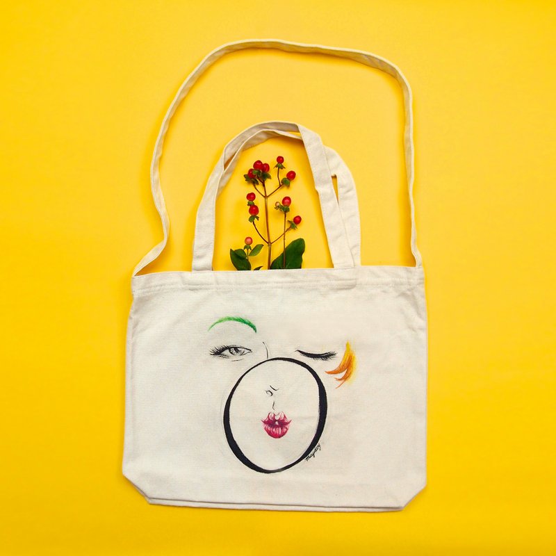 Lady A to Z on tote bag 手绘字母托特包－横型 I-P - 侧背包/斜挎包 - 棉．麻 白色