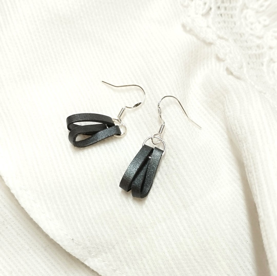 衍纸 卷纸 纸工艺 纸珠宝 手作饰品--缠绕/雾黑色 paper earring - 耳环/耳夹 - 纸 黑色