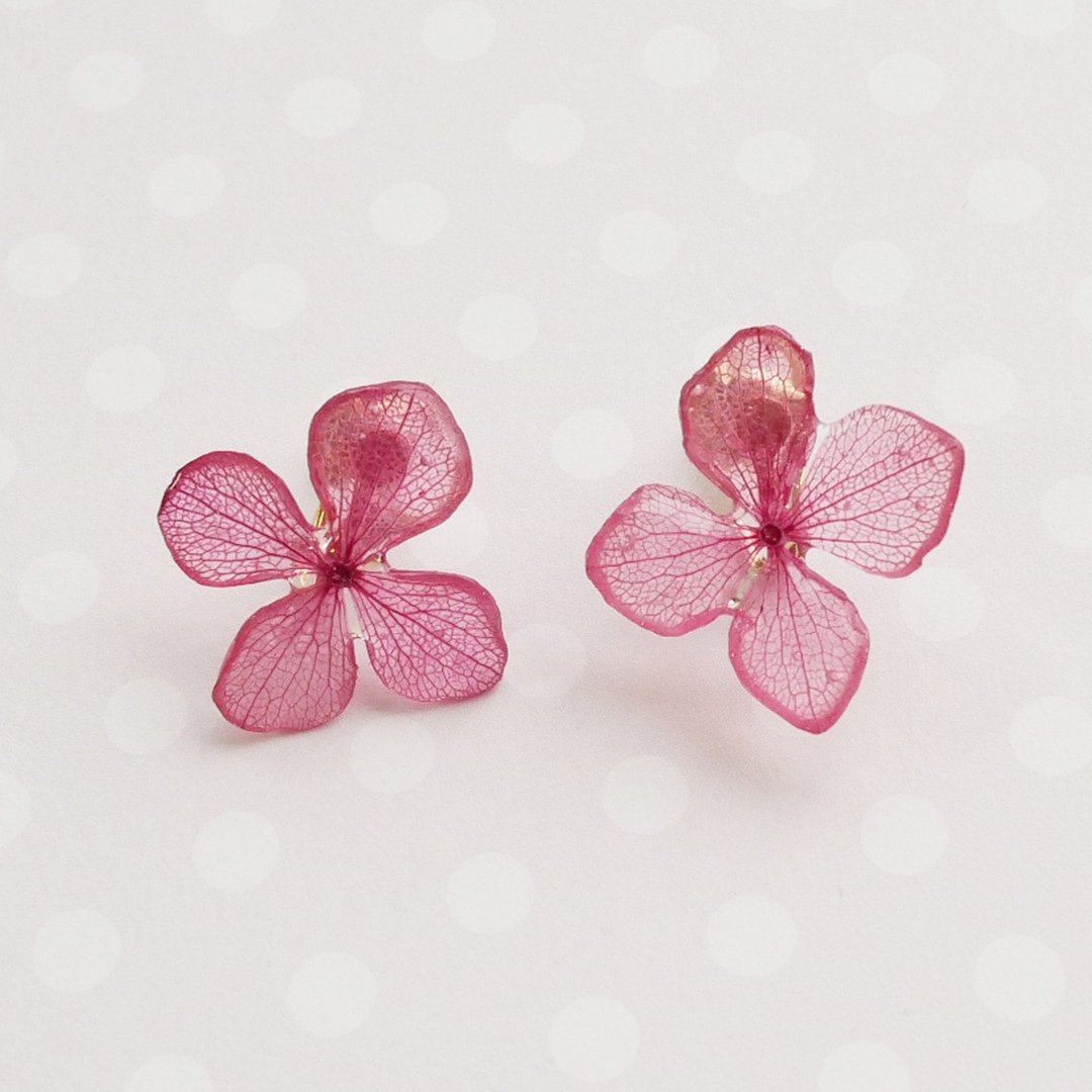 Real hydrangea flower earrings - 耳环/耳夹 - 树脂 粉红色