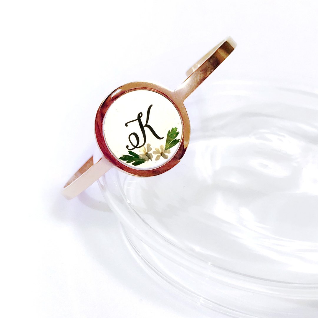 定制化不锈钢initial押花手镯 (A-Z) - 手链/手环 - 其他金属 金色