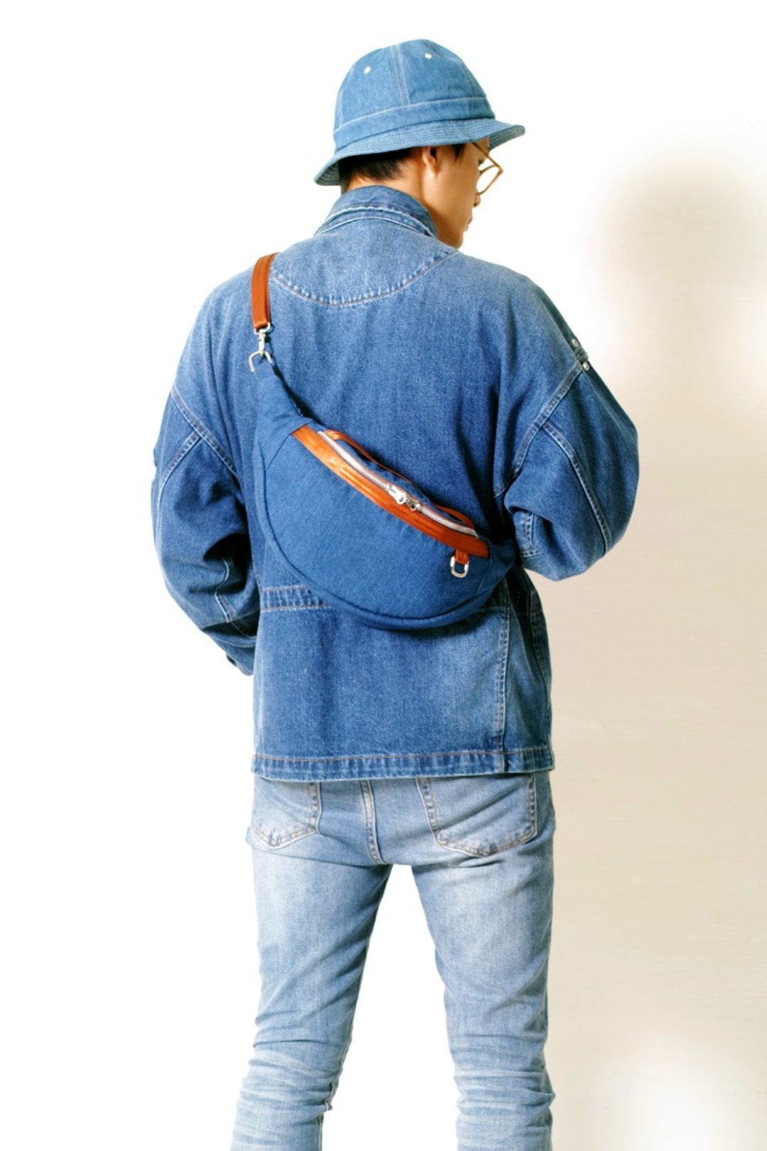 DENIM-手做丹宁牛仔帆布斜侧背/腰包 - 侧背包/斜挎包 - 棉 蓝色
