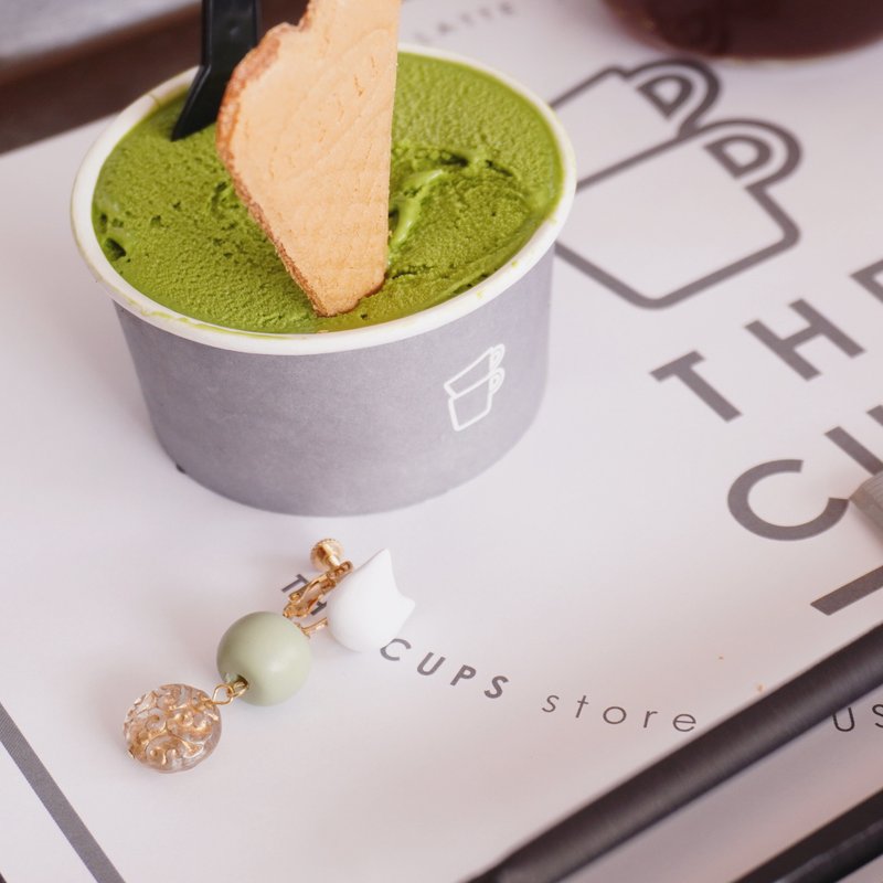 teatime  单只佩戴的抹茶色系与白色猫咪  耳针 耳夹 - 耳环/耳夹 - 粘土 绿色