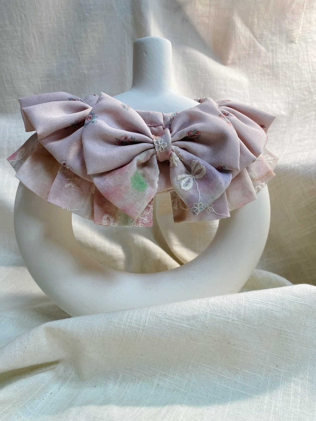 发裁手作。Facai Handmade 宠物领巾 褶蓬披肩_ 粉染漫境 - 项圈/牵绳 - 棉 粉红色