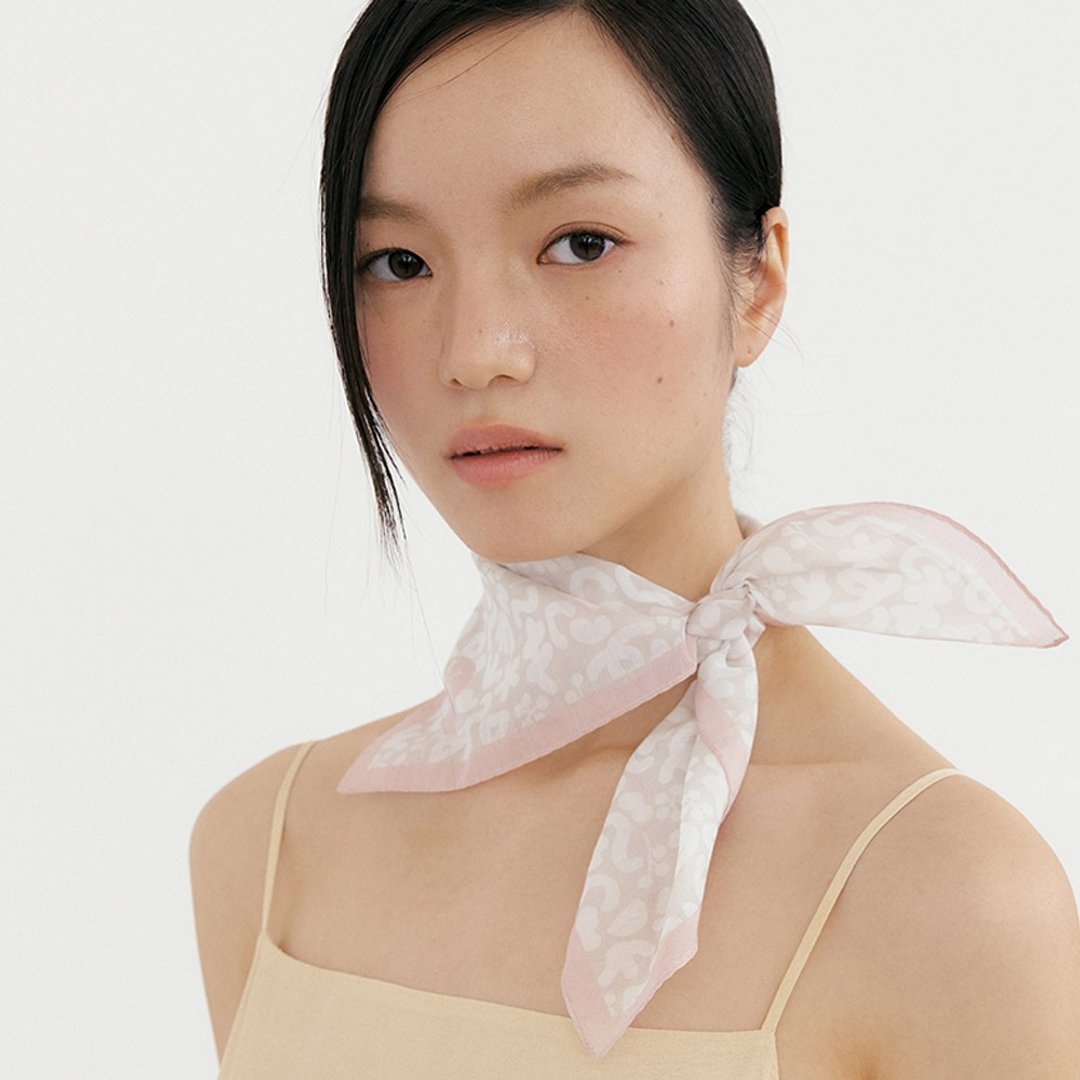 【Ven & Qu】香槟玫瑰棉丝方巾 51×51 cm - 丝巾 - 丝．绢 粉红色