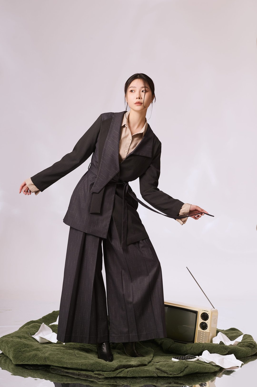 经典不对称外套 - 灰 - 女装西装外套/风衣 - 其他人造纤维 灰色
