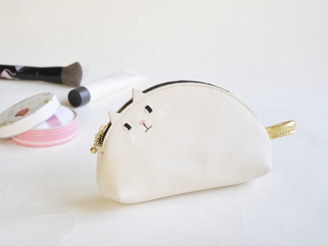 Cat-shaped pouch - 化妆包/杂物包 - 真皮 白色