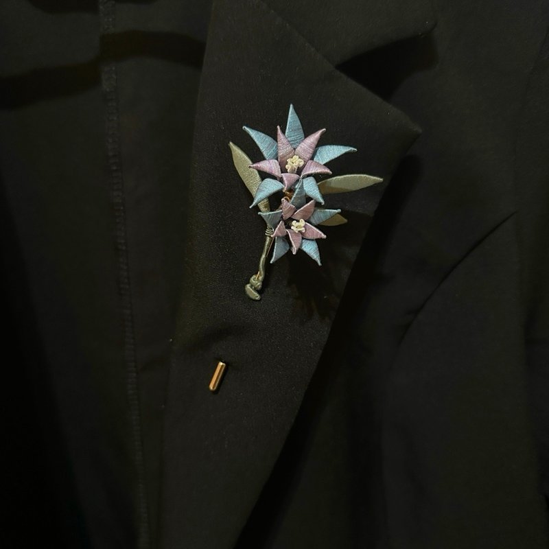 【定制展示】阿里山龙胆缠花胸针 - 胸针 - 绣线 