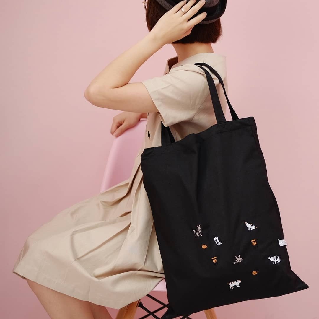 Tote Bag : Cat Meao Meao (Black) - 侧背包/斜挎包 - 棉．麻 卡其色