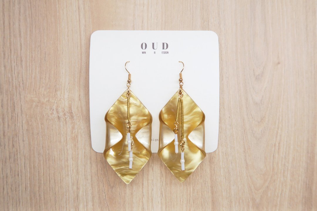 OUD原创. 手工饰品. 14K包金绕线工艺. 流沙金亚克力耳勾/耳夹 - 耳环/耳夹 - 贵金属 金色