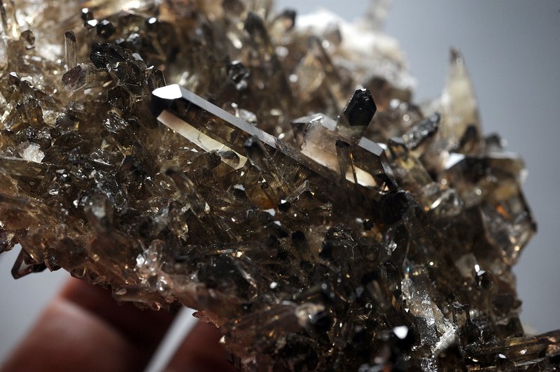 亮皮茶水晶簇A2 烟晶/ 墨晶/ 矿石/灵修/开运/招财/破煞/防小人 - 摆饰 - 水晶 