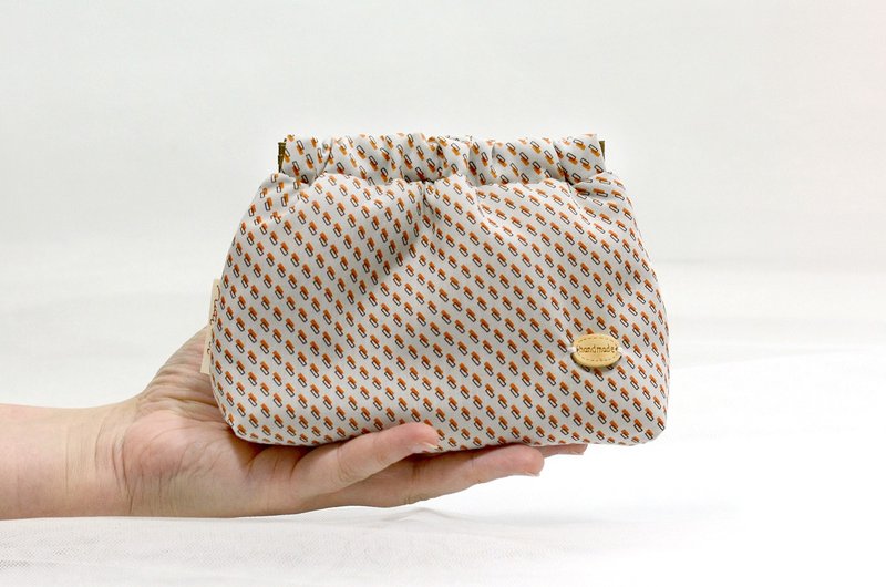 【日本布】澎澎感日系印花 弹片口金化妆包 / 随身小物包 # 阳澄 - 化妆包/杂物包 - 棉．麻 