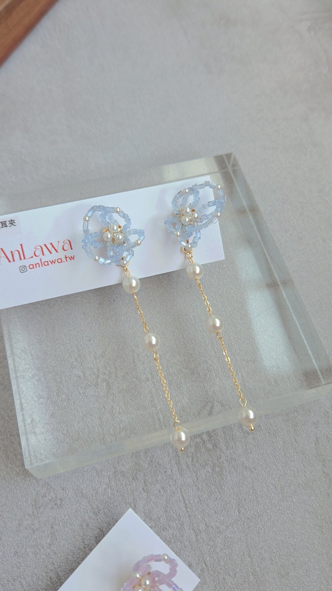 耳环【空气花】蓝 _ AnLawa _首波预购赠 AnLawa 贴纸包 - 耳环/耳夹 - 其他材质 蓝色