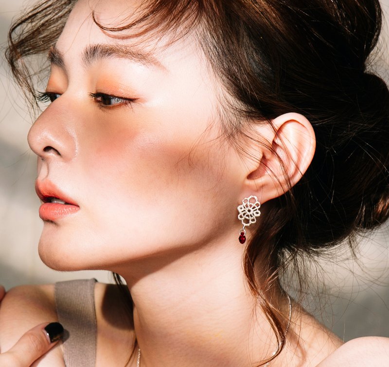 蕾丝宝石系列 / Ruby / 红宝石耳环 / 银饰 礼物 - 耳环/耳夹 - 其他金属 红色