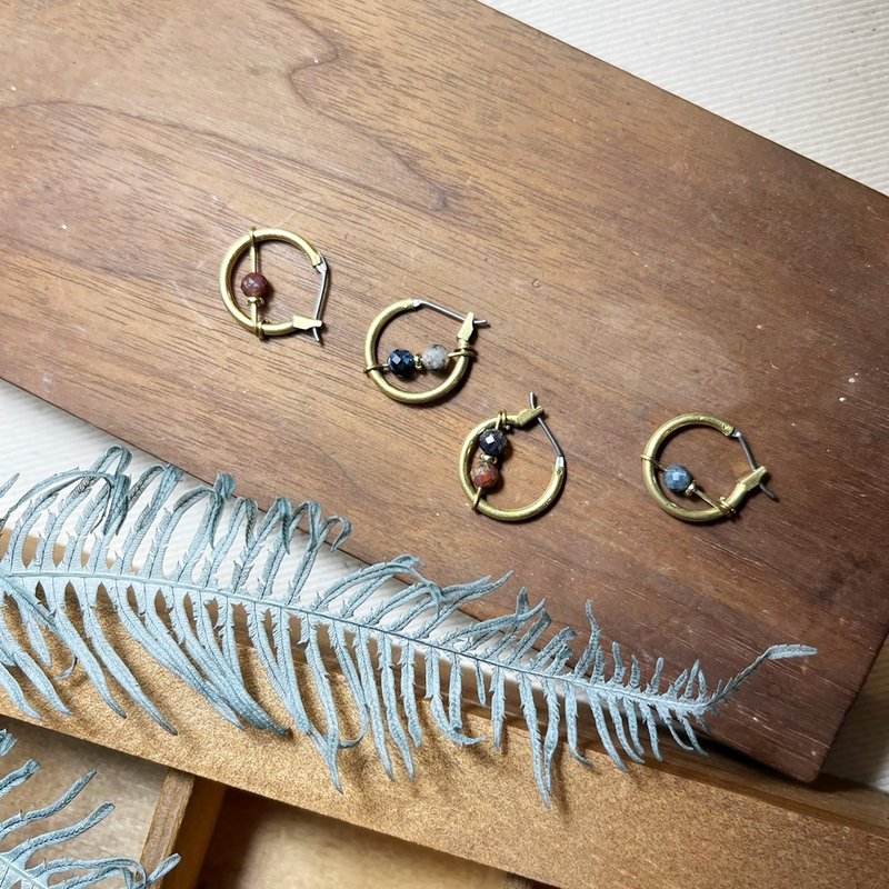 静谧天然石_黄铜耳环_小圆石(不可改夹) - 耳环/耳夹 - 半宝石 金色