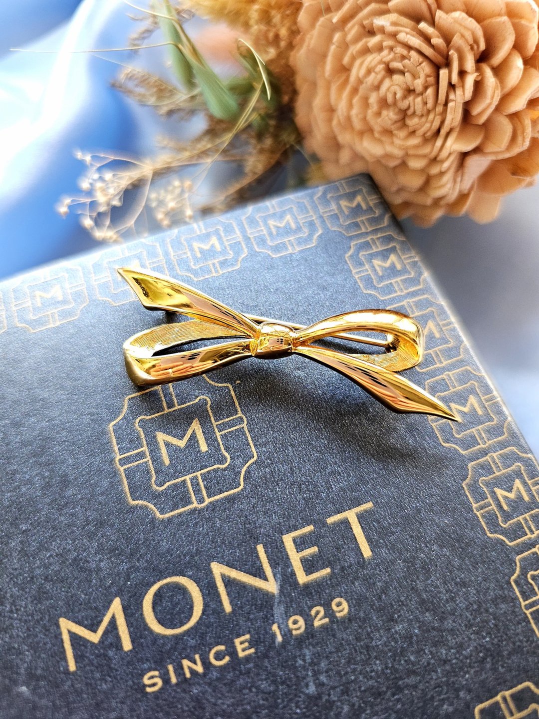 MONET金缎带蝴蝶结胸针/别针/古董首饰/美国西洋古董饰品 - 胸针 - 其他金属 