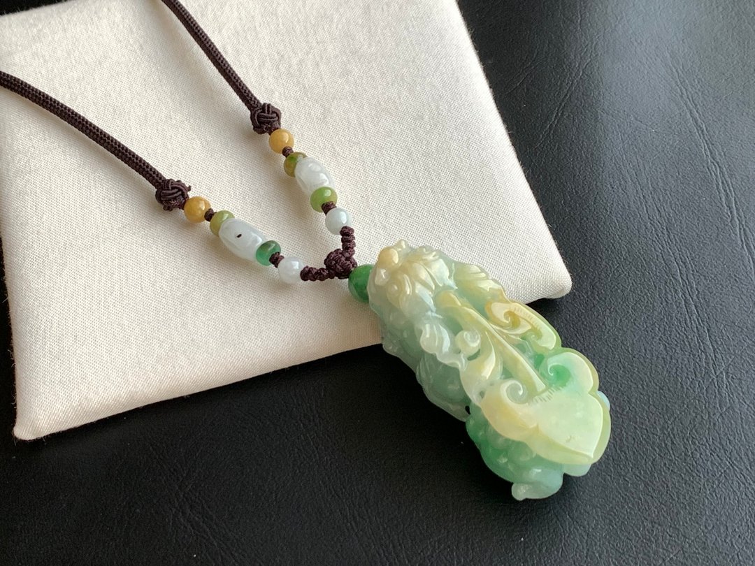 天然玉翡翠貔貅项链 皇家绿 免费开光 黄加绿 厚装手工雕 附台证 - 项链 - 玉石 多色