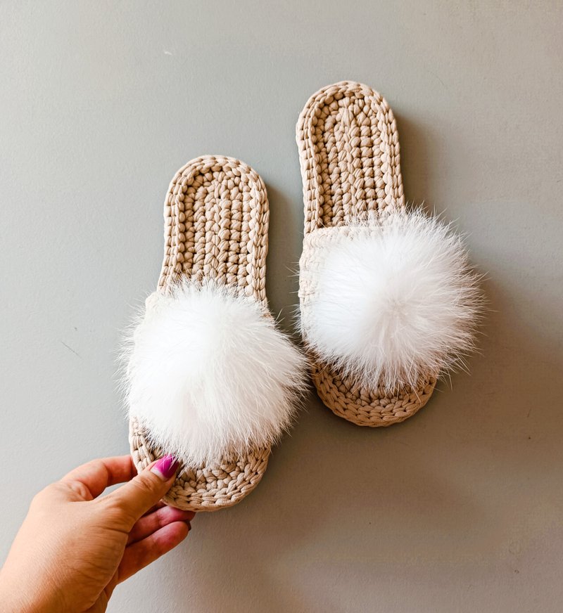 拖鞋 女款 Pom pon Slides 室内人字拖 - 拖鞋 - 棉．麻 金色