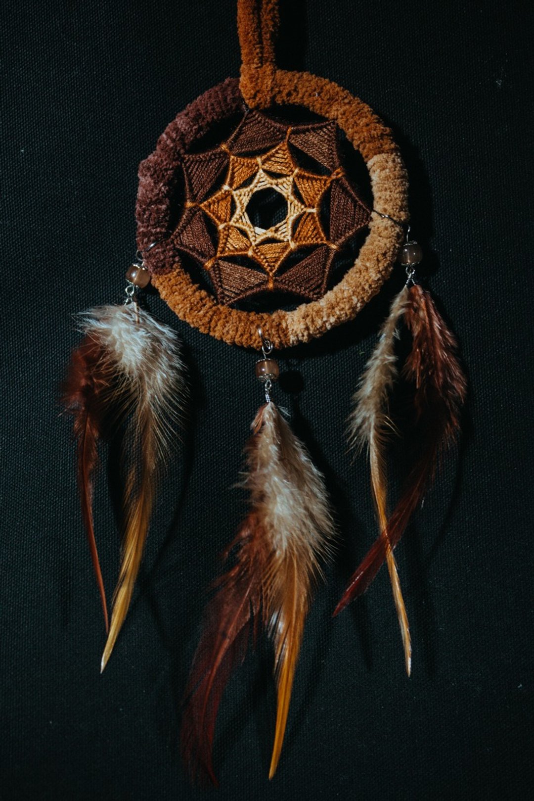 纯手工捕梦网 Handmade Dreamcatcher－【毛绒－咖啡】 - 摆饰 - 棉．麻 咖啡色