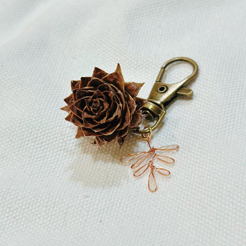 杉树钥匙圈  杉守初心 静待成长 - 钥匙链/钥匙包 - 植物．花 卡其色