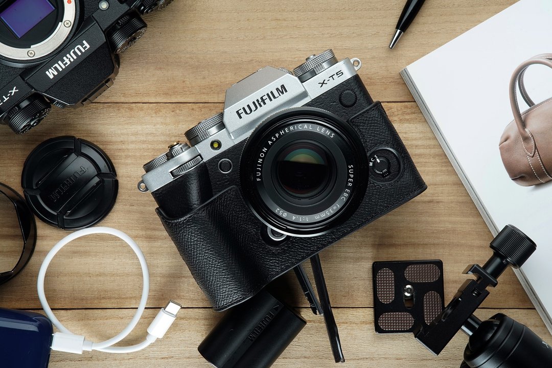 适用机型FUJIFILM X-T5 手掌纹皮革相机底座皮套 - 相机包/相机袋 - 真皮 多色