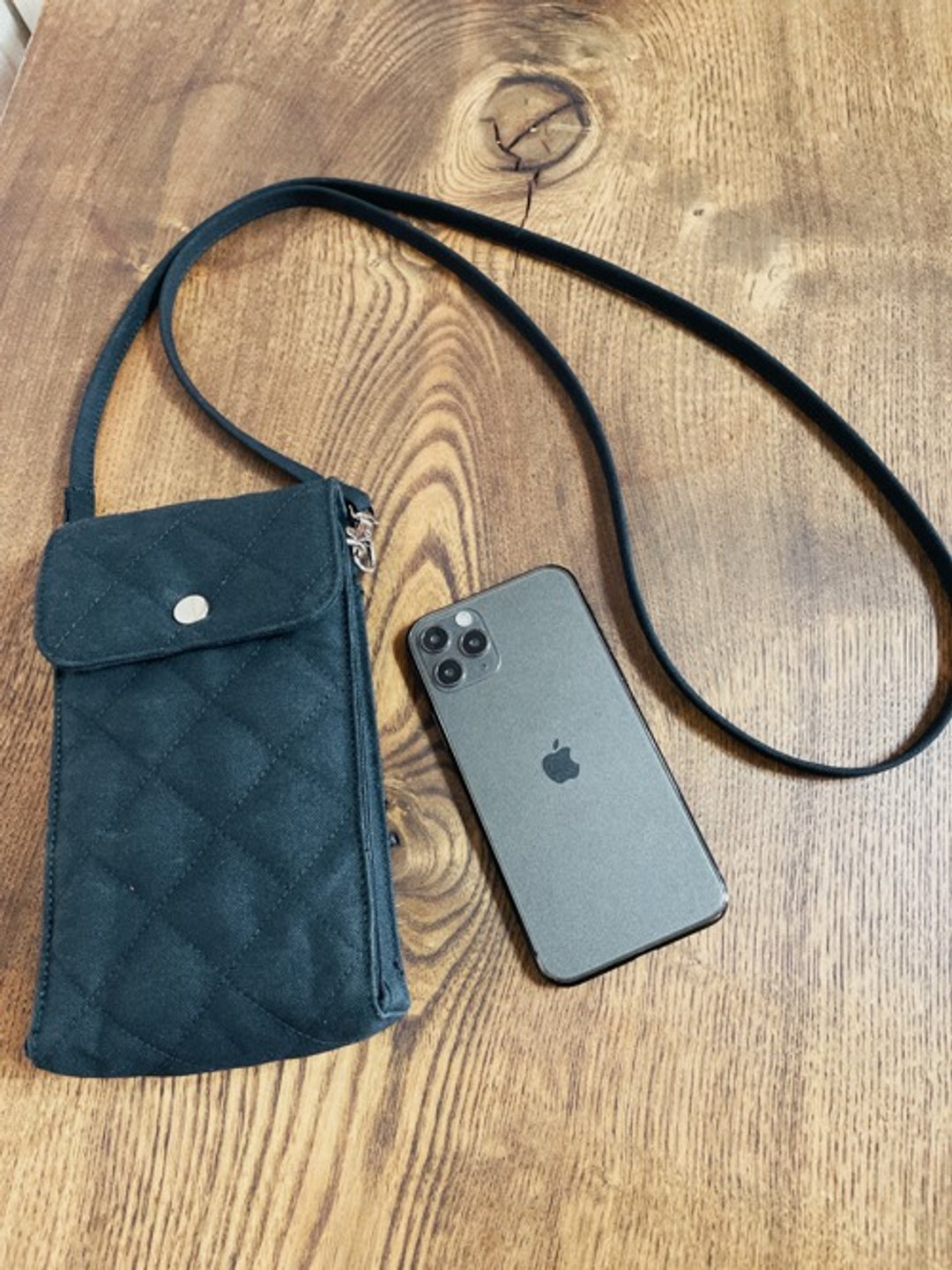 Kurashiki Canvas Quilted Smartphone Pochette Mini Shoulder Bag Smartphone Shoulder Black - 侧背包/斜挎包 - 棉 