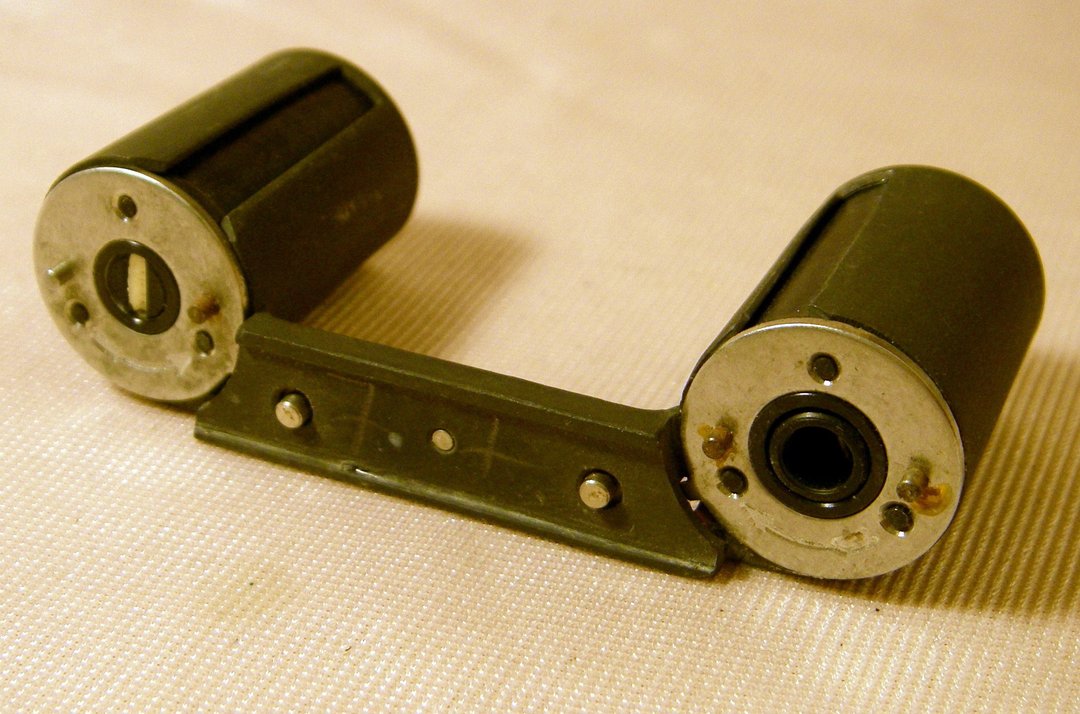适用于苏联 F-21 AJAKS ZENIT-MF 21 毫米胶片相机的胶片盒盒 - 相机 - 其他金属 