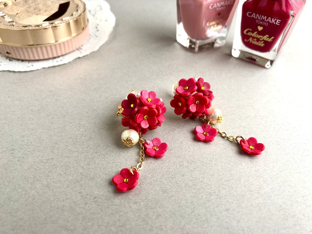 Red plum ear cuff coloring the scenery Polymer clay Clay Kimono - 耳环/耳夹 - 粘土 红色