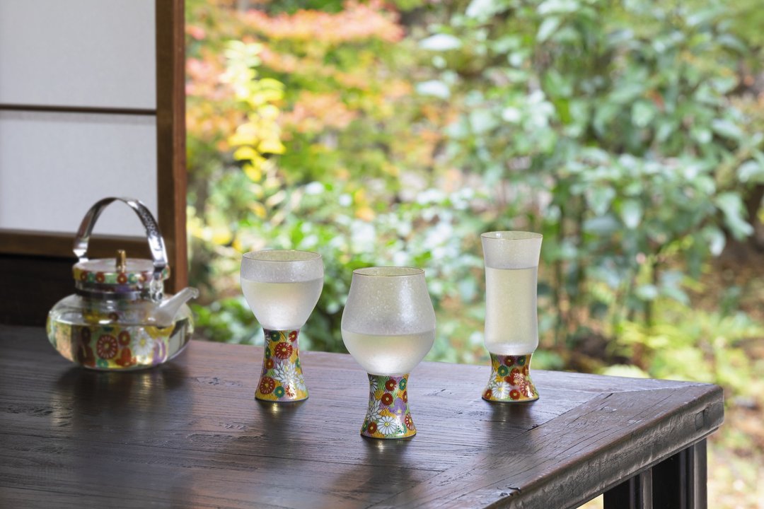 9567 Mizore Kutani Craft Salmon Refreshing Kutani Ware Sake Luxury Handmade Gifts Fashionable Gifts Respect for the Aged Day Birthday Stem Pottery Glass - 酒杯/酒器 - 玻璃 多色